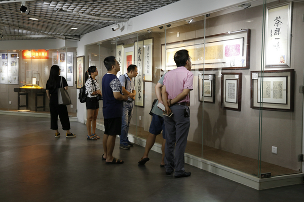厦门古玩城第四届古博会举办 古玩淘宝好去处，文化共鉴促交流