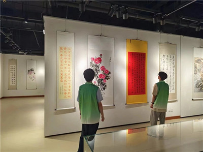 【浦东】上海南汇中学 走进艺术中心，服务奉献社区——南中学子在浦东新区文化艺术指导中心开展暑期志愿服务活动